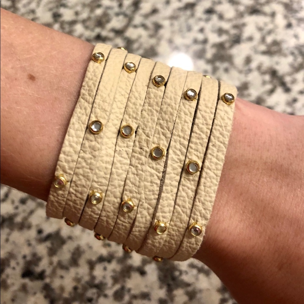 Bracelet with crystals